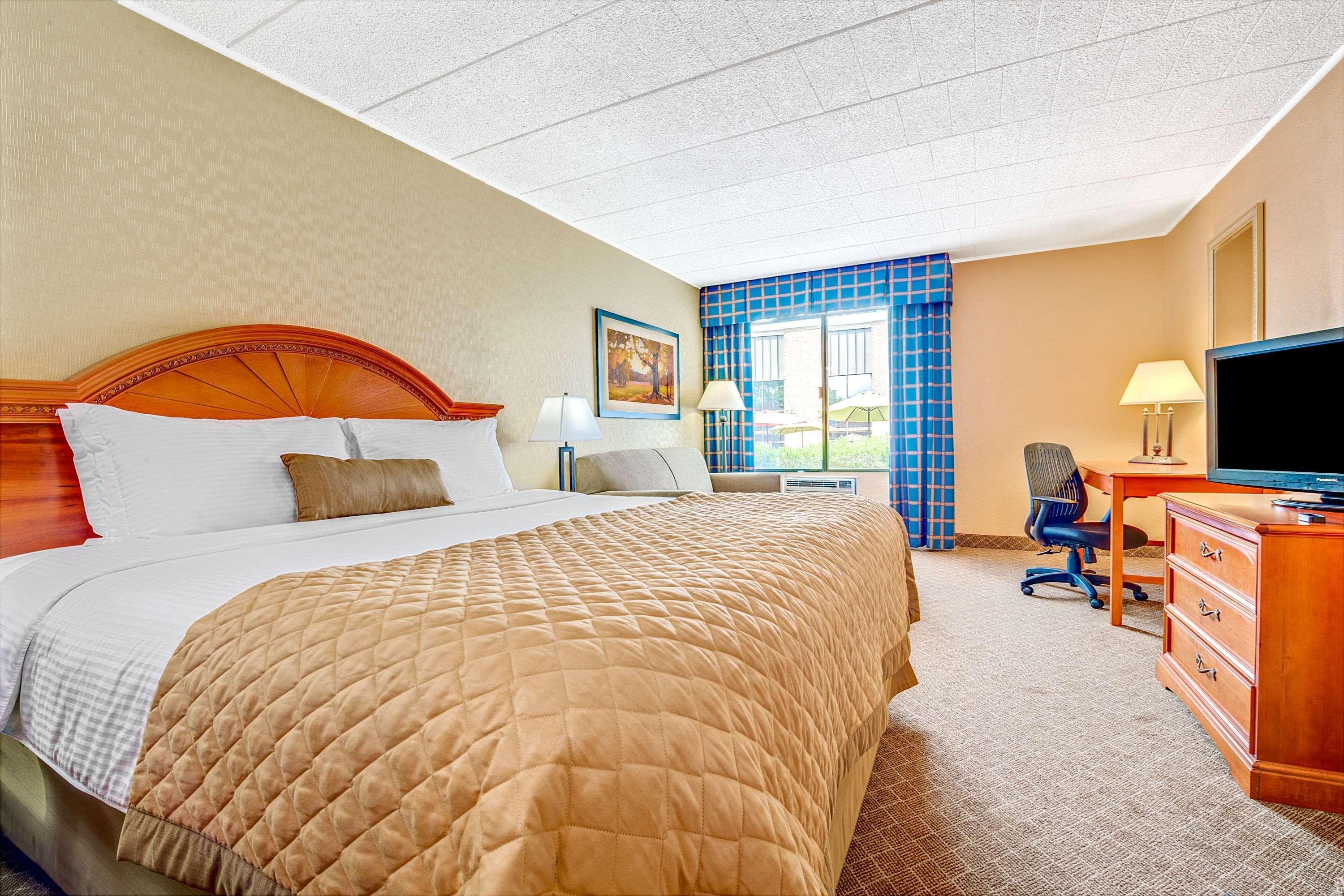 Wyndham Garden York Hotel Bagian luar foto