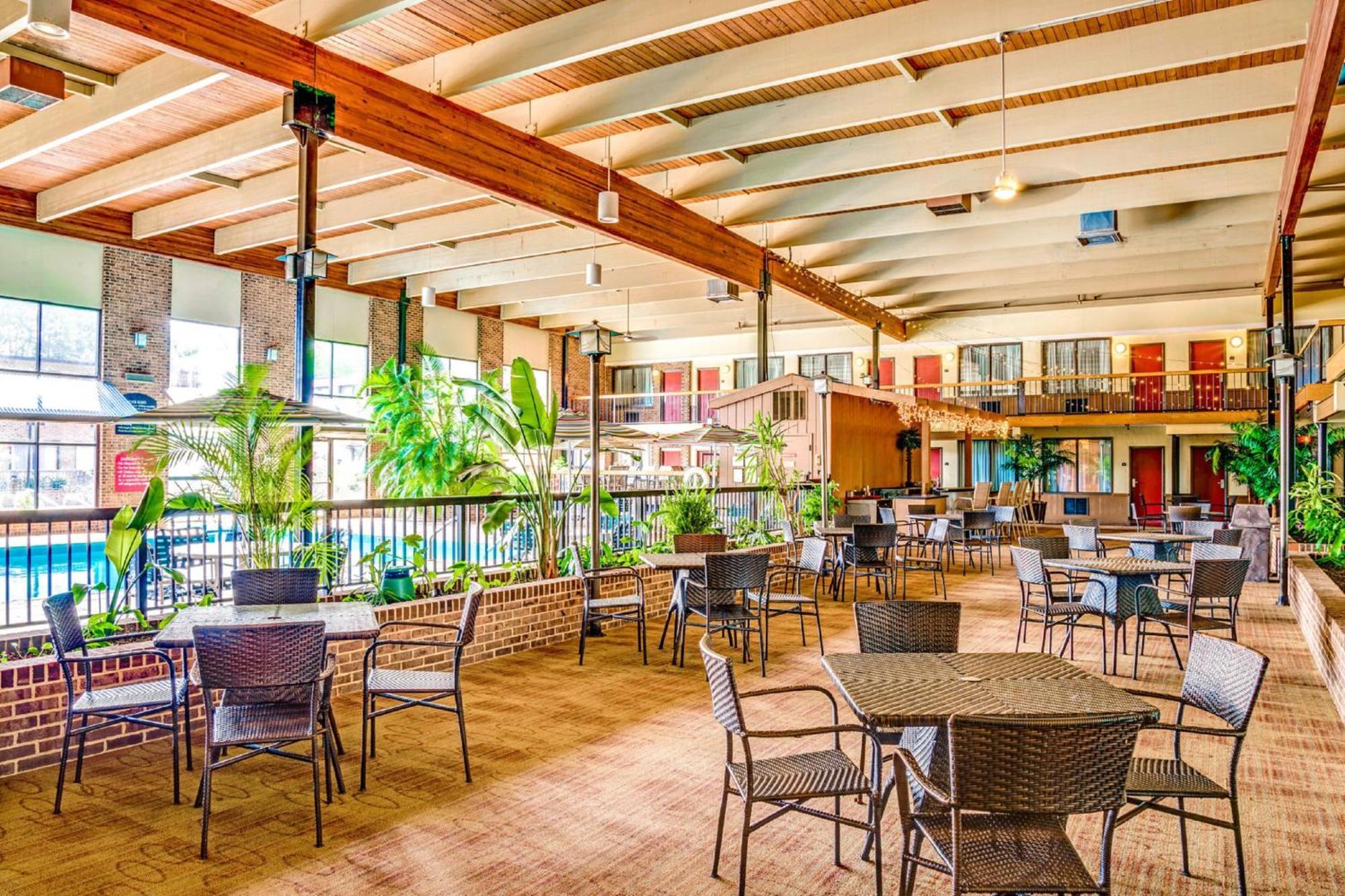 Wyndham Garden York Hotel Bagian luar foto